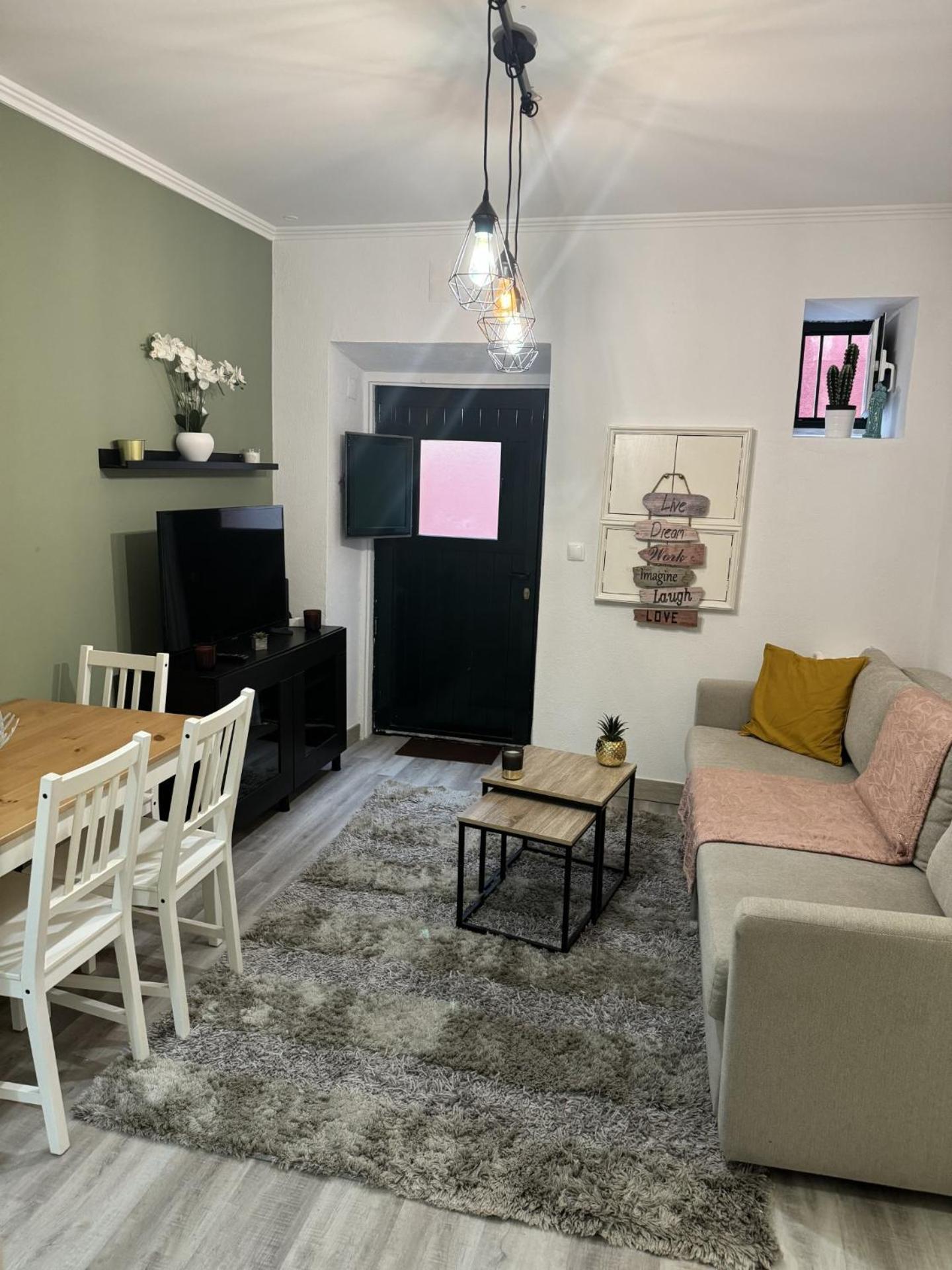 Quiet Street Alfama Apartment Lisbon Bagian luar foto
