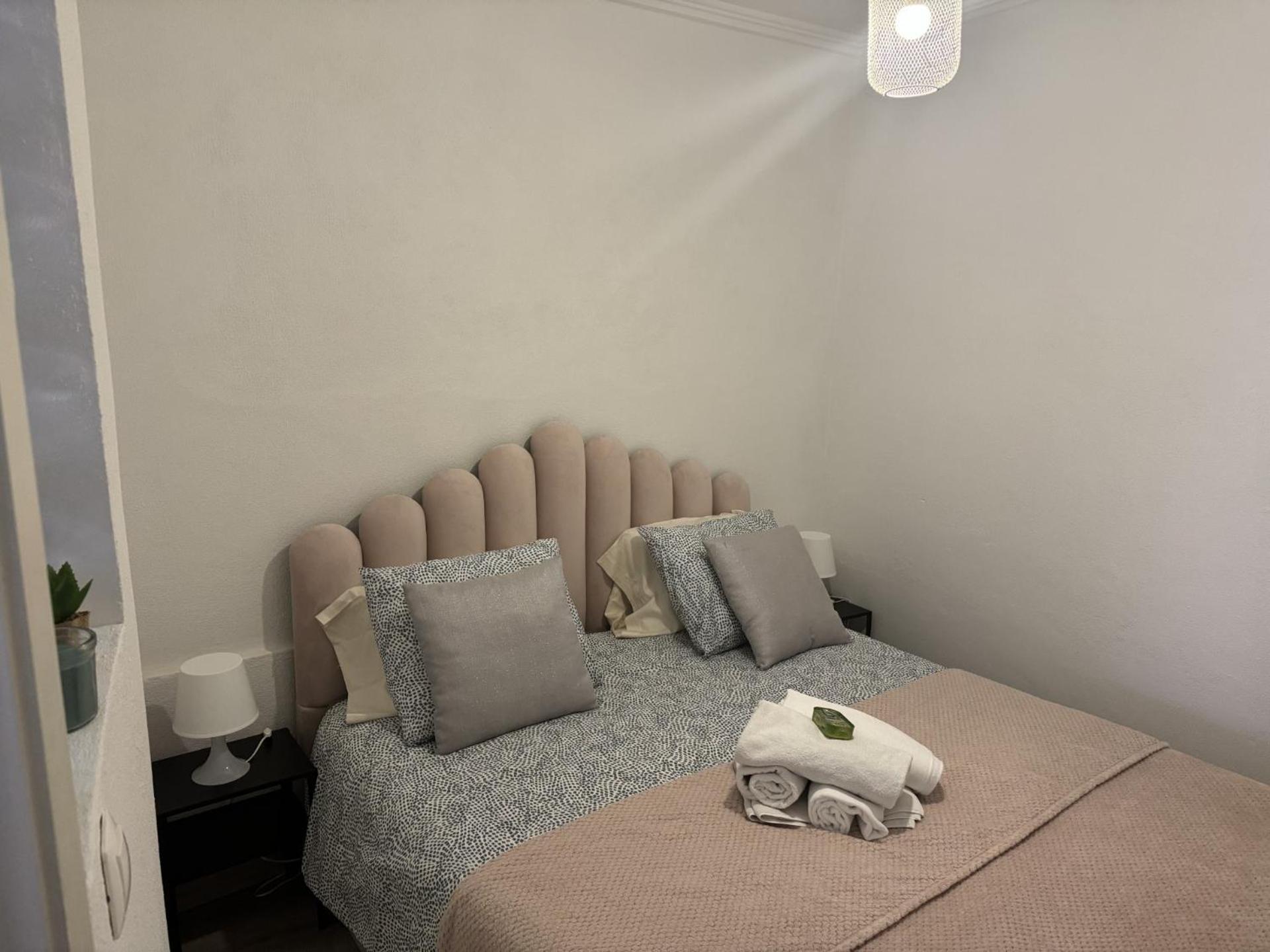 Quiet Street Alfama Apartment Lisbon Bagian luar foto